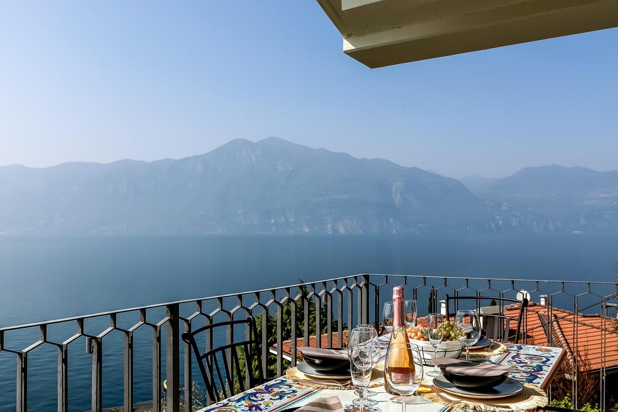 Lake View Villa Mercurio With Shared Pool Brenzone sul Garda Exterior photo